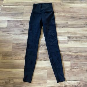Lululemon Wunder Under leggings Tech Mesh size 2